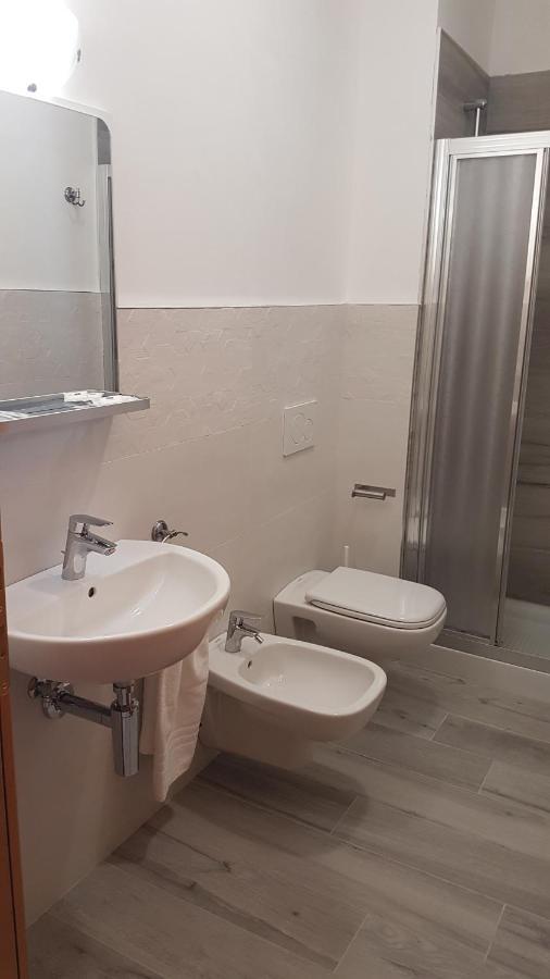 Albergo Paris ซอตโตมารีนา ภายนอก รูปภาพ