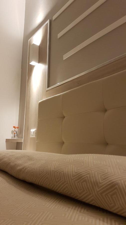 Albergo Paris ซอตโตมารีนา ภายนอก รูปภาพ